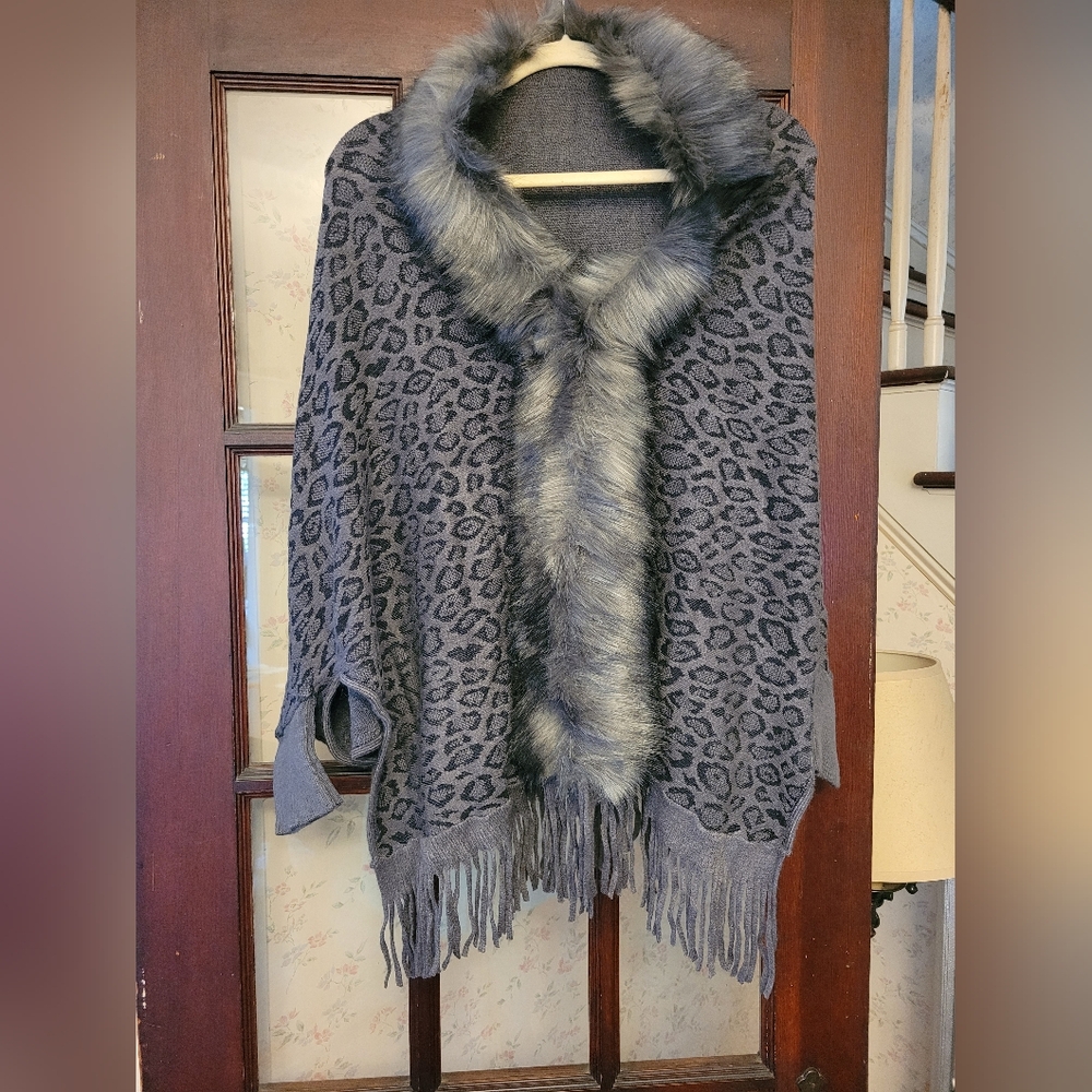 Gray Leopard Print Cardigan/Shawl with Faux Fur Trim